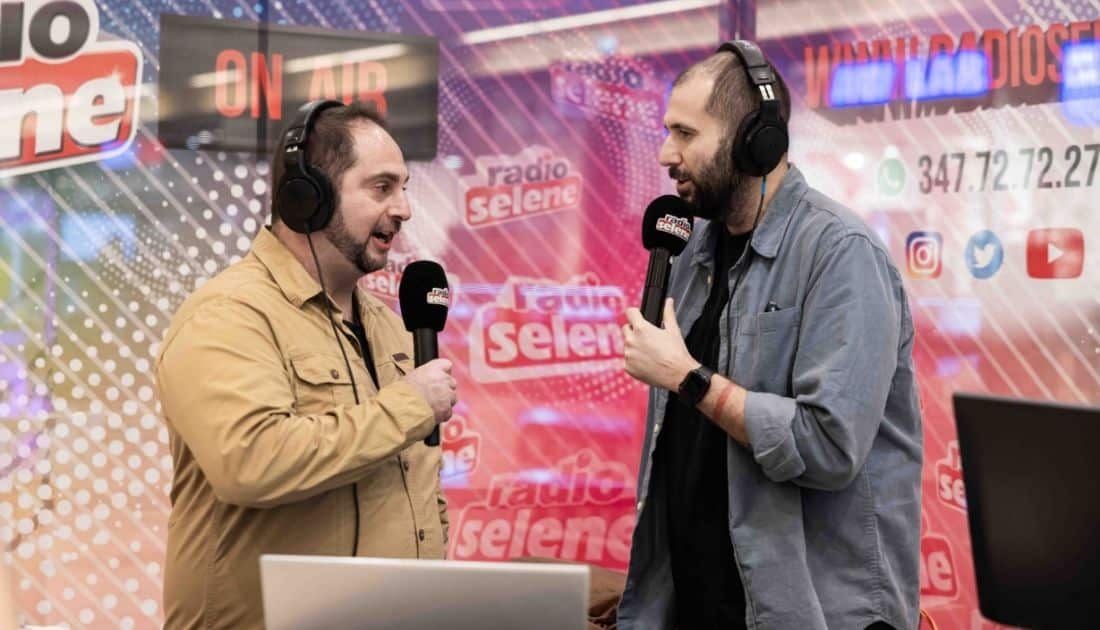 Luca Catalano intervista in diretta su Radio Selene uno dei ragazzi partecipanti all'ApeRecruiting Job Day Casamassima