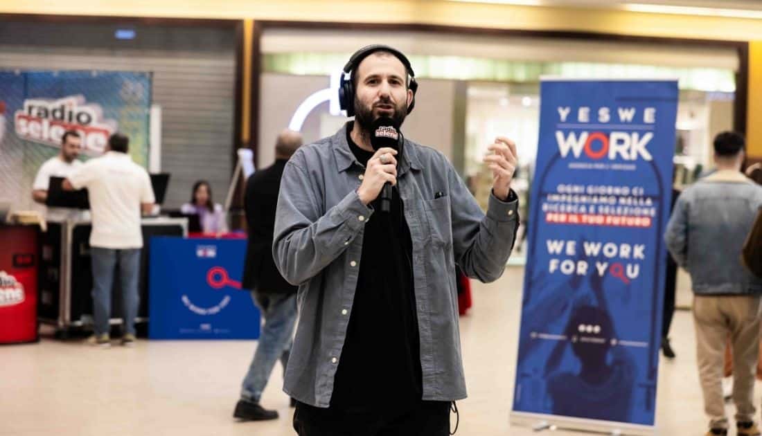 Luca Catalano, in diretta su Radio Selene, annuncia l'apertura dell'ApeRecruiting Job Day al Parco Commerciale Casamassima