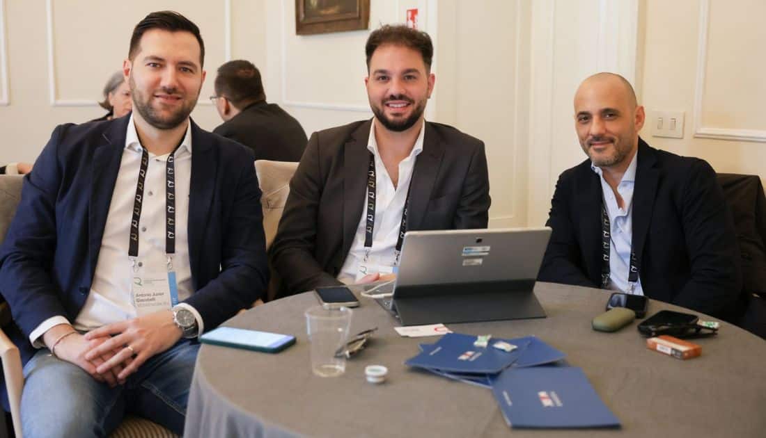 Da sinistra: Antonio Giacobelli, Antonio Porro e Ottavio Marzo, i rappresentanti di YesWeWork al Richmond HR Forum 2025