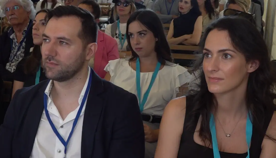 Il pubblico di 'Human Touch' segue attentamente lo speech di Fabio Cutrera