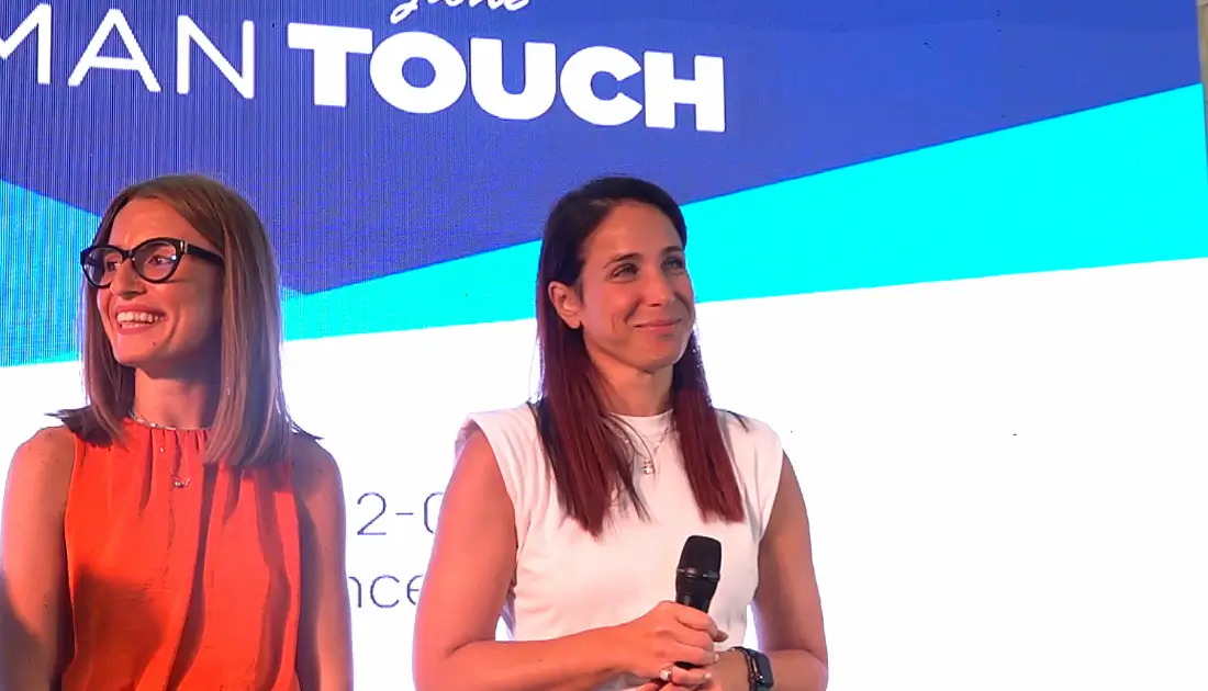 La recruiter Giorgia Vernola intervistata sul palco di 'Human Touch' durante la sessione dei saluti finali
