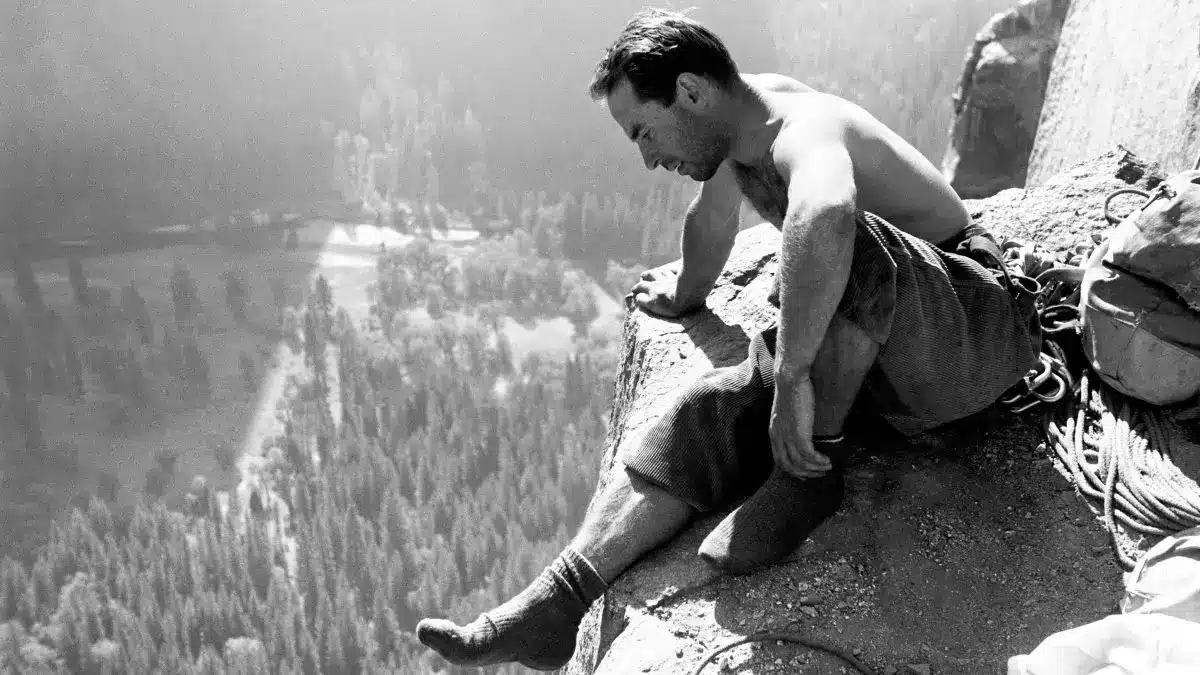 1964: un giovanissimo Yvon Chouinard fa alpinismo nello Yosemite National Park